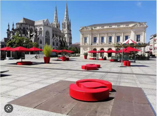 Les arcades Studio Coeur de ville Cholet Extérieur photo