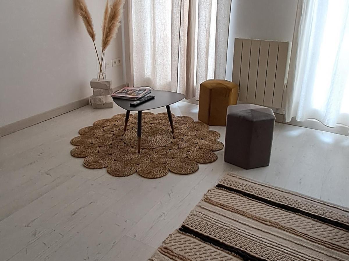 Les arcades Studio Coeur de ville Cholet Extérieur photo